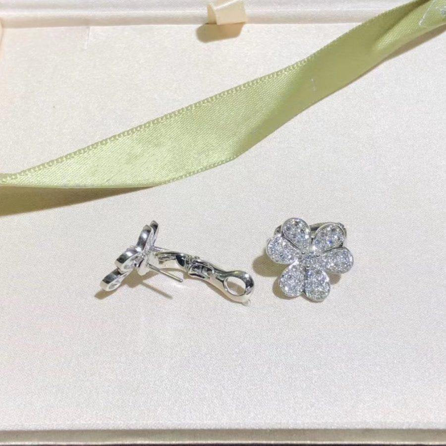 ¡®Loco¡¯FRIVOLE SILVER FLOWER DIAMOND EARRINGS