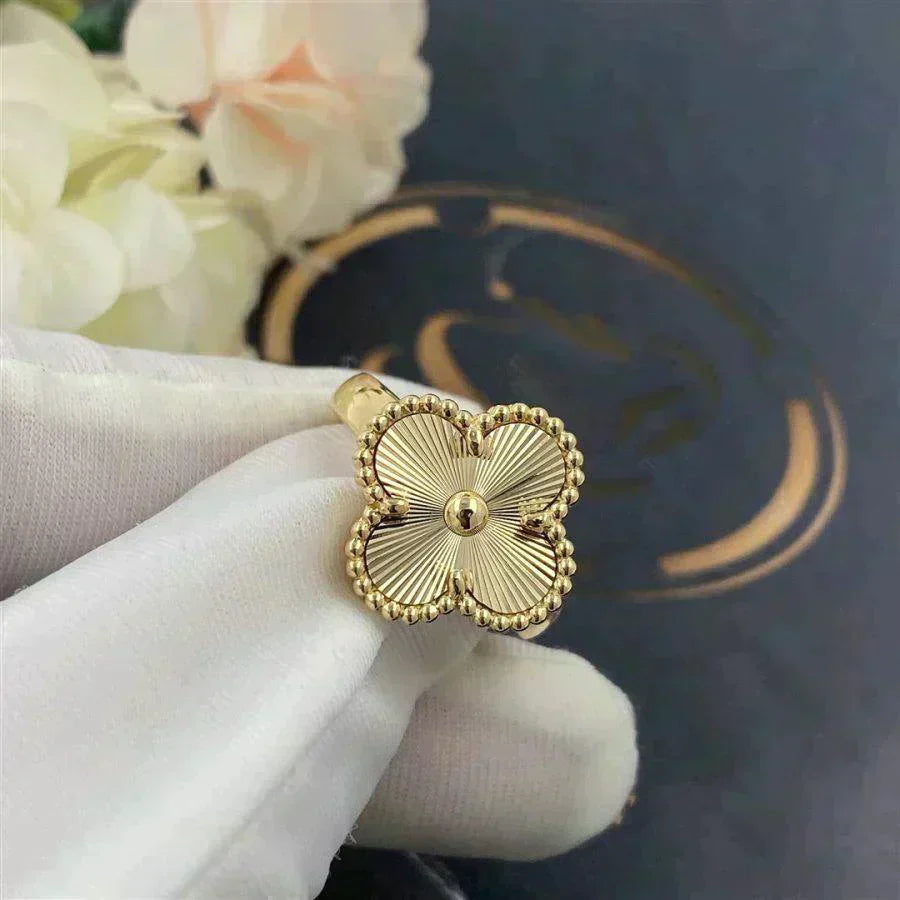 ¡®Loco¡¯CLOVER GOLD RING